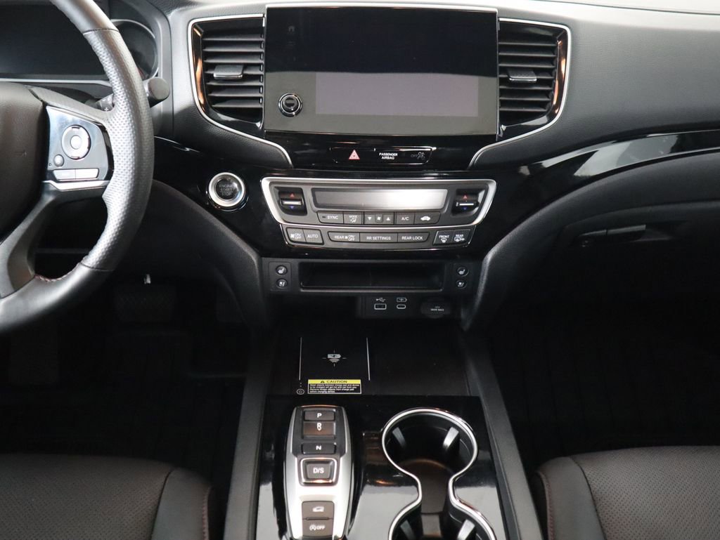 Certified 2024 Honda Passport Black Edition image 14