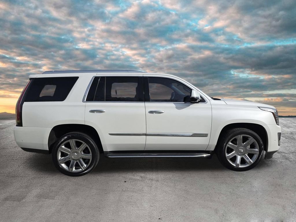 Used 2018 Cadillac Escalade Luxury AWD/4WD image 9