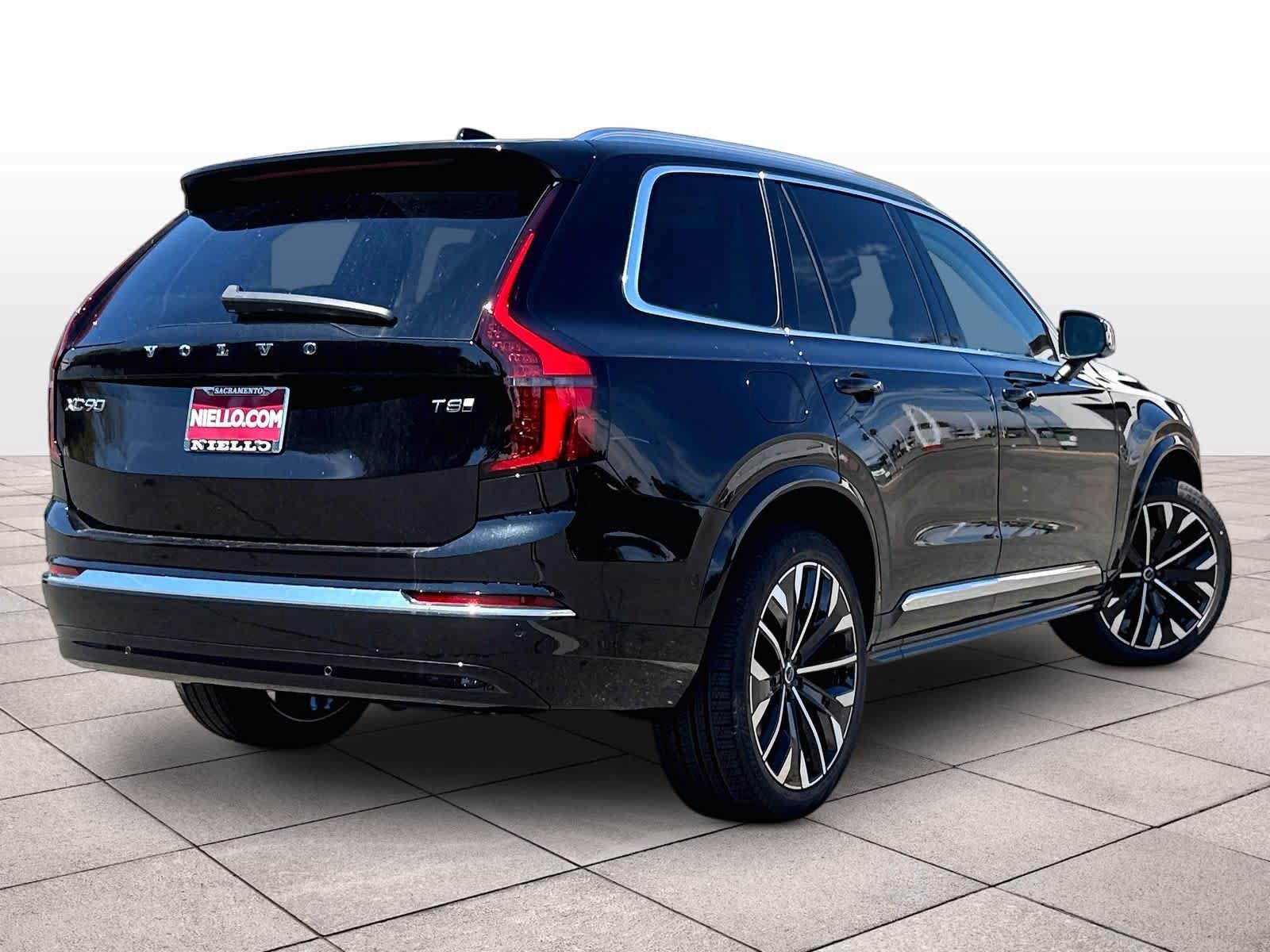 New 2026 Volvo XC90 T8 Ultra w/ Protection Package AWD/4WD image 4