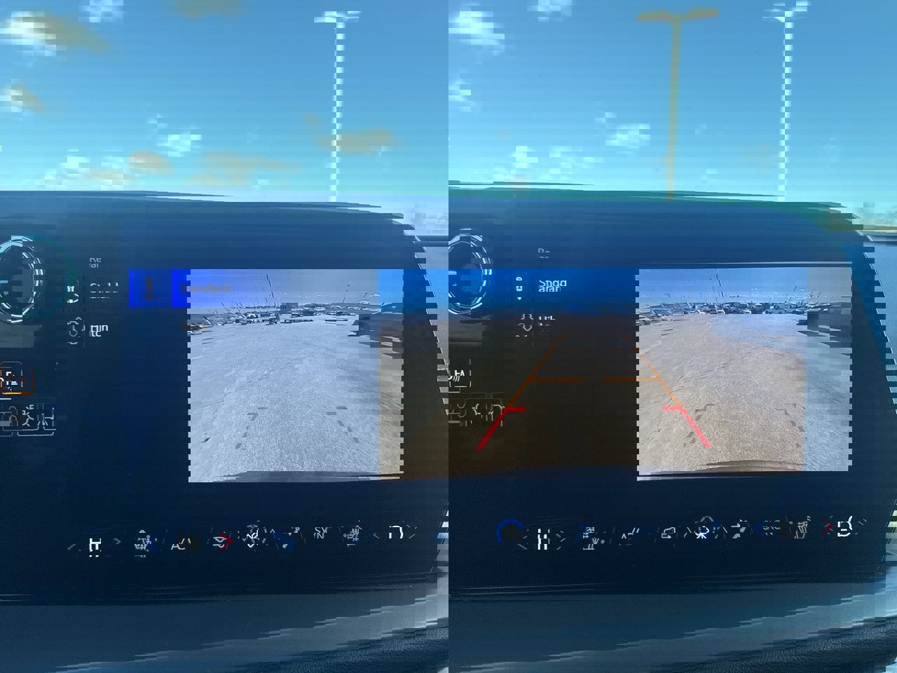 Used 2025 Chevrolet Traverse LT image 39