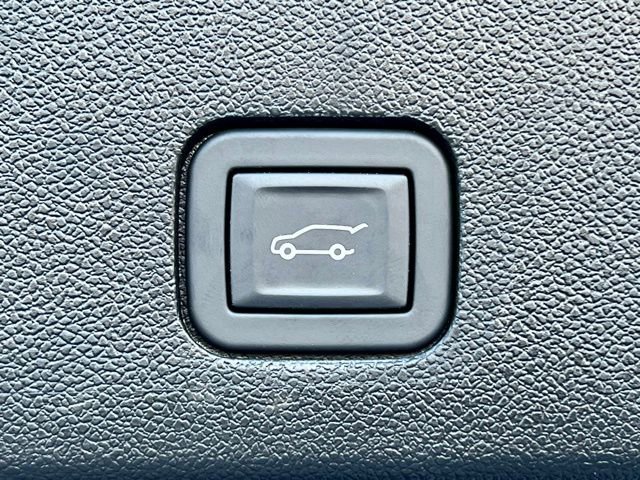 New 2024 Cadillac XT6 Sport w/ LPO, ONYX Package image 36