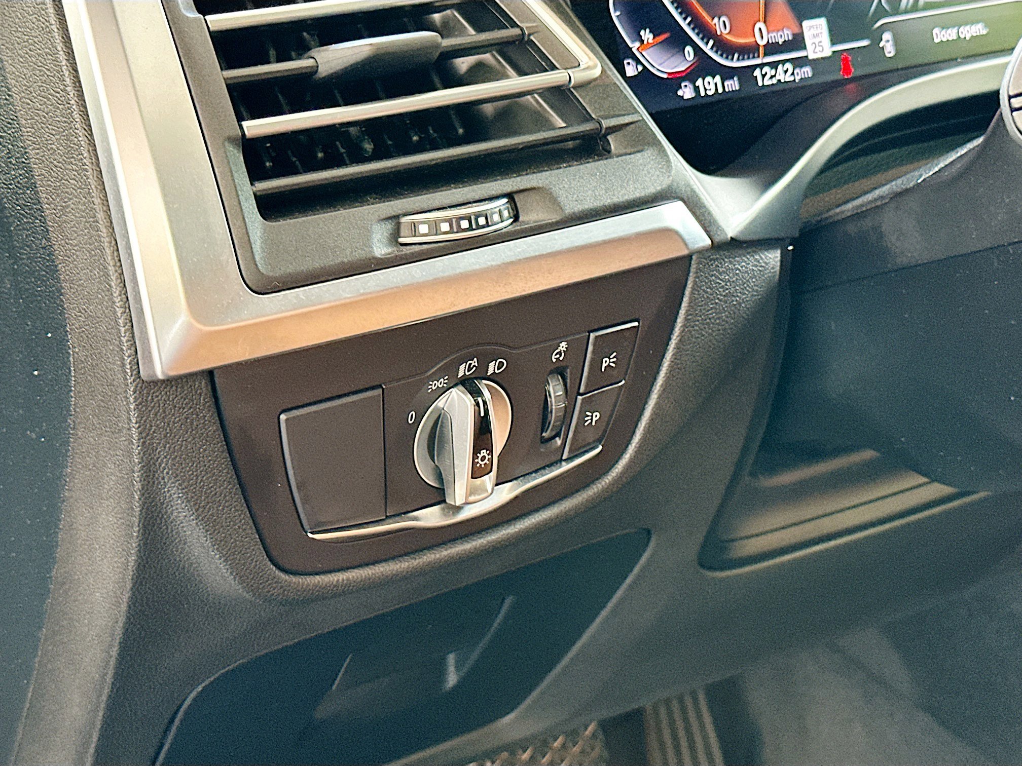 Certified 2024 BMW X3 sDrive30i w/ Convenience Package RWD image 10