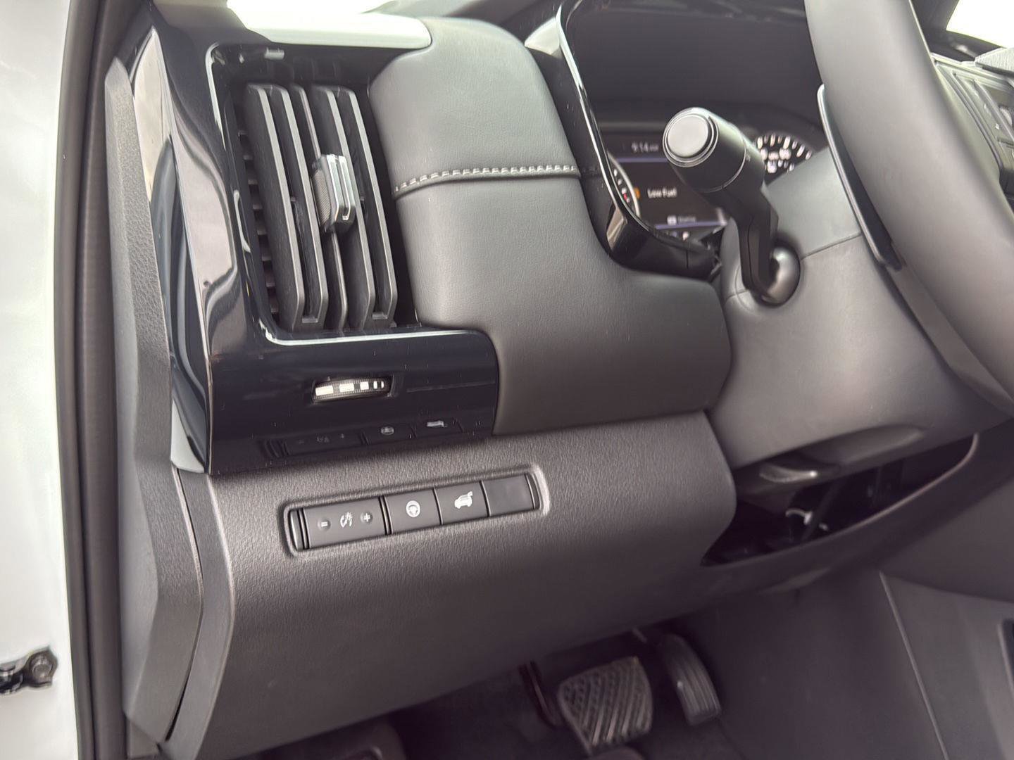 New 2026 Nissan Pathfinder SV AWD/4WD image 38