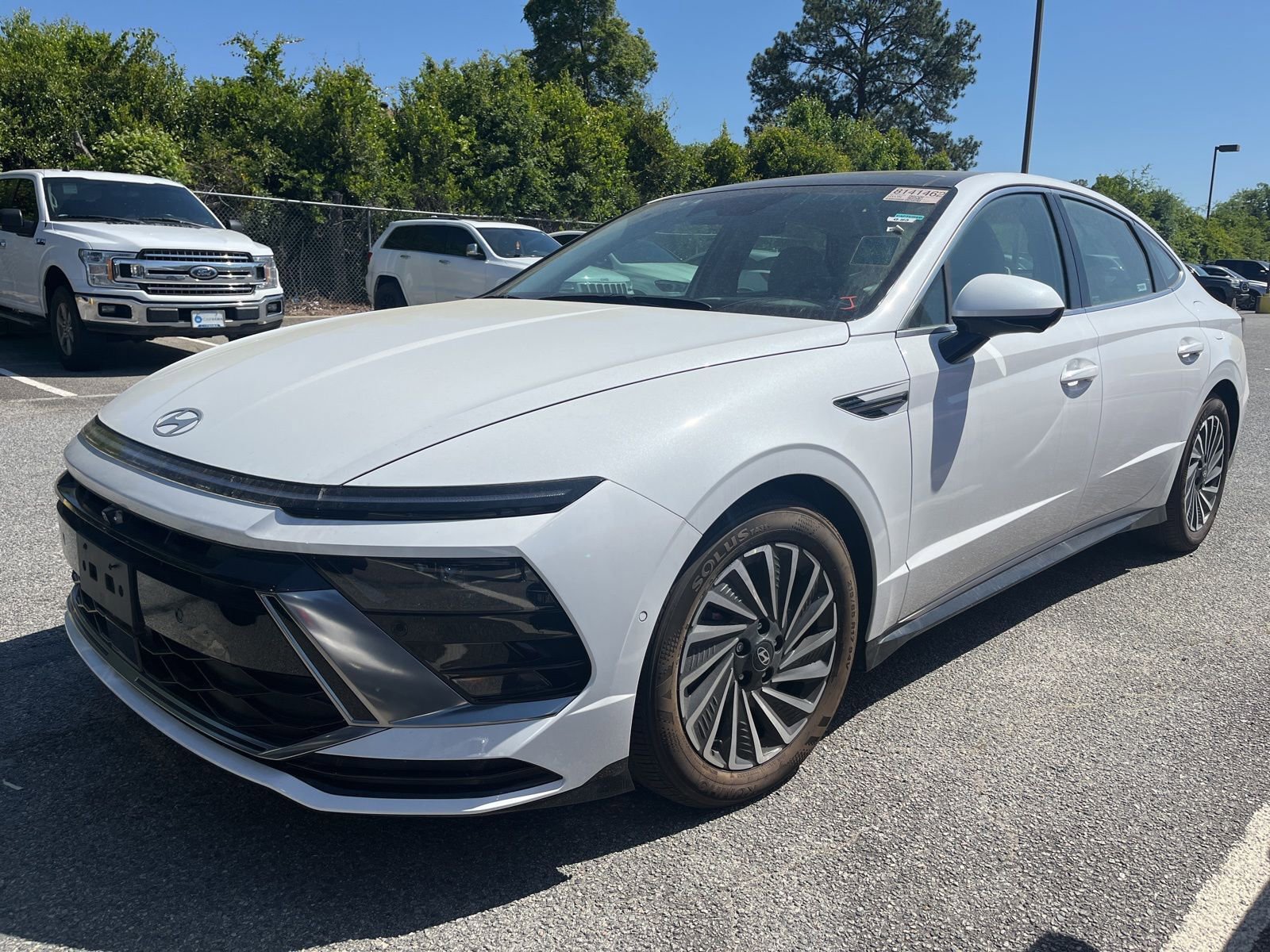 Used 2024 Hyundai Sonata Limited FWD image 2