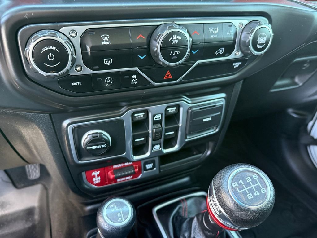 Used 2018 Jeep Wrangler Unlimited Rubicon w/ Steel Bumper Group AWD/4WD image 18