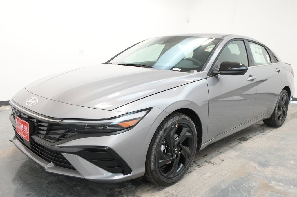 New 2026 Hyundai Elantra SEL Sport w/ Cargo Package image 3