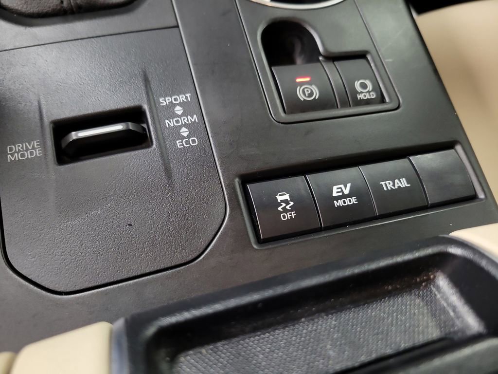 Used 2021 Toyota Highlander XLE image 15