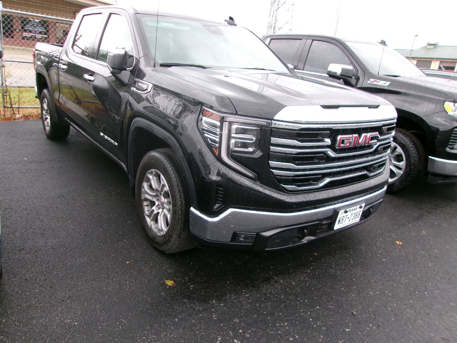 Used 2025 GMC Sierra 1500 SLT RWD image 6