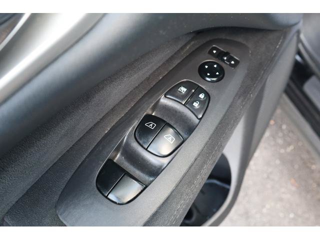Used 2013 Nissan Pathfinder SV AWD/4WD image 13