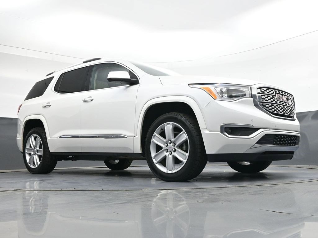 Used 2019 GMC Acadia Denali w/ Technology Package FWD image 27