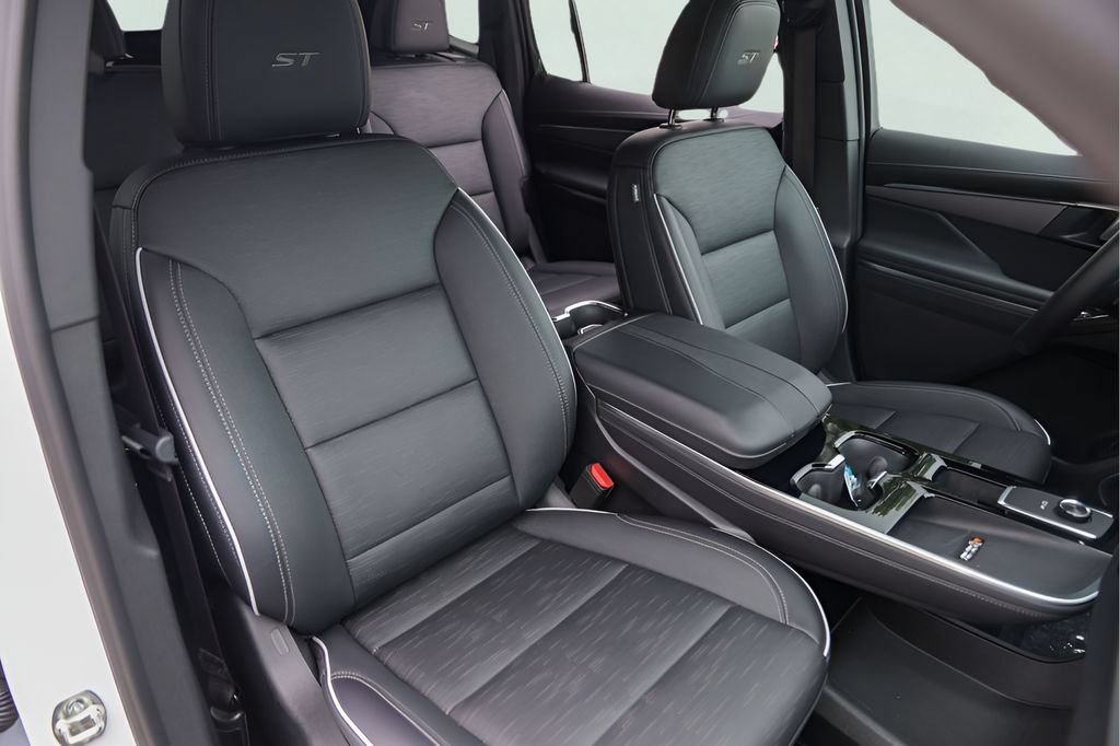 Used 2026 Buick Enclave Sport Touring FWD image 33