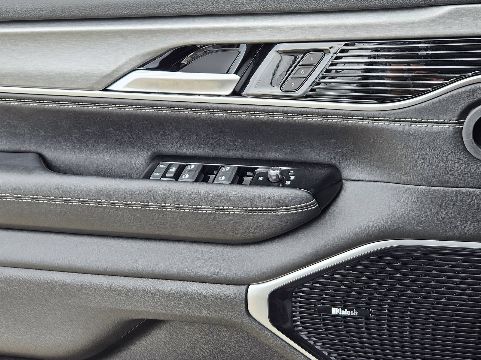 New 2026 Jeep Grand Wagoneer Limited AWD/4WD image 22