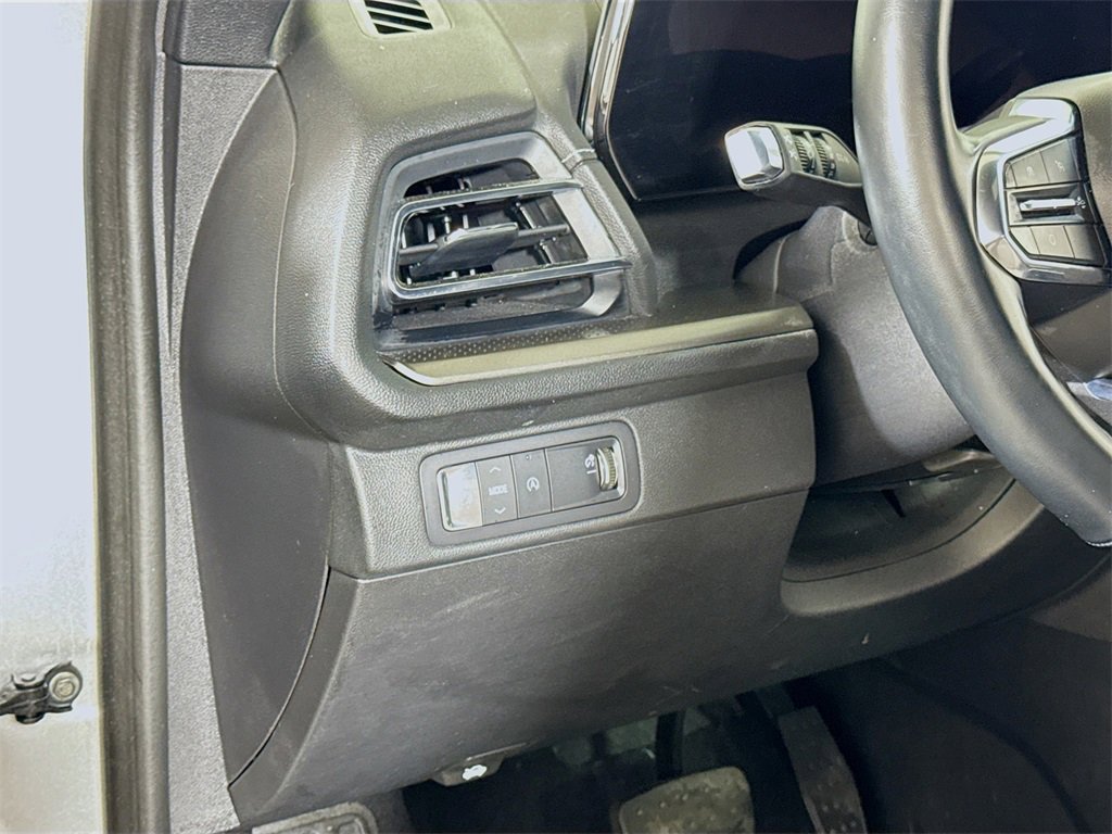 Certified 2025 Chevrolet Traverse LT image 8