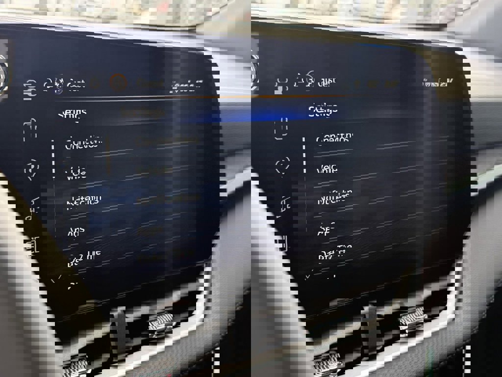 New 2026 Chevrolet Equinox LT w/ LPO, Floor Liner Package image 19