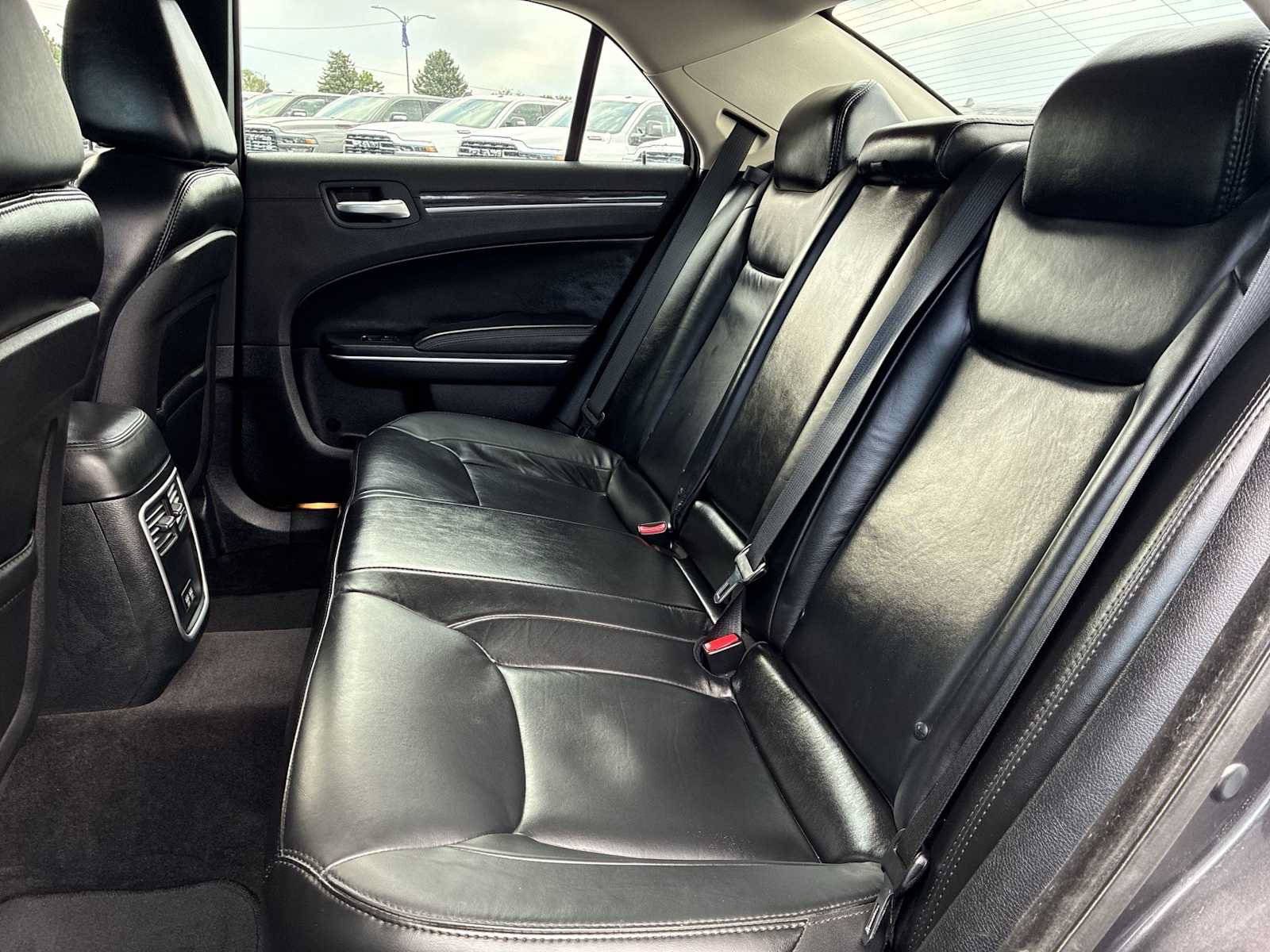 Used 2017 Chrysler 300 Limited AWD/4WD image 22