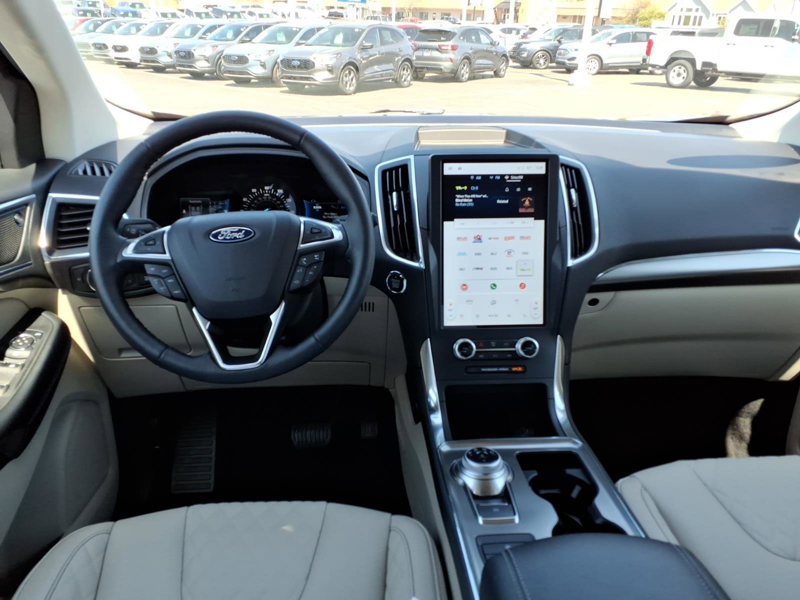 Used 2023 Ford Edge Titanium w/ Class II Trailer Tow Package AWD/4WD image 7