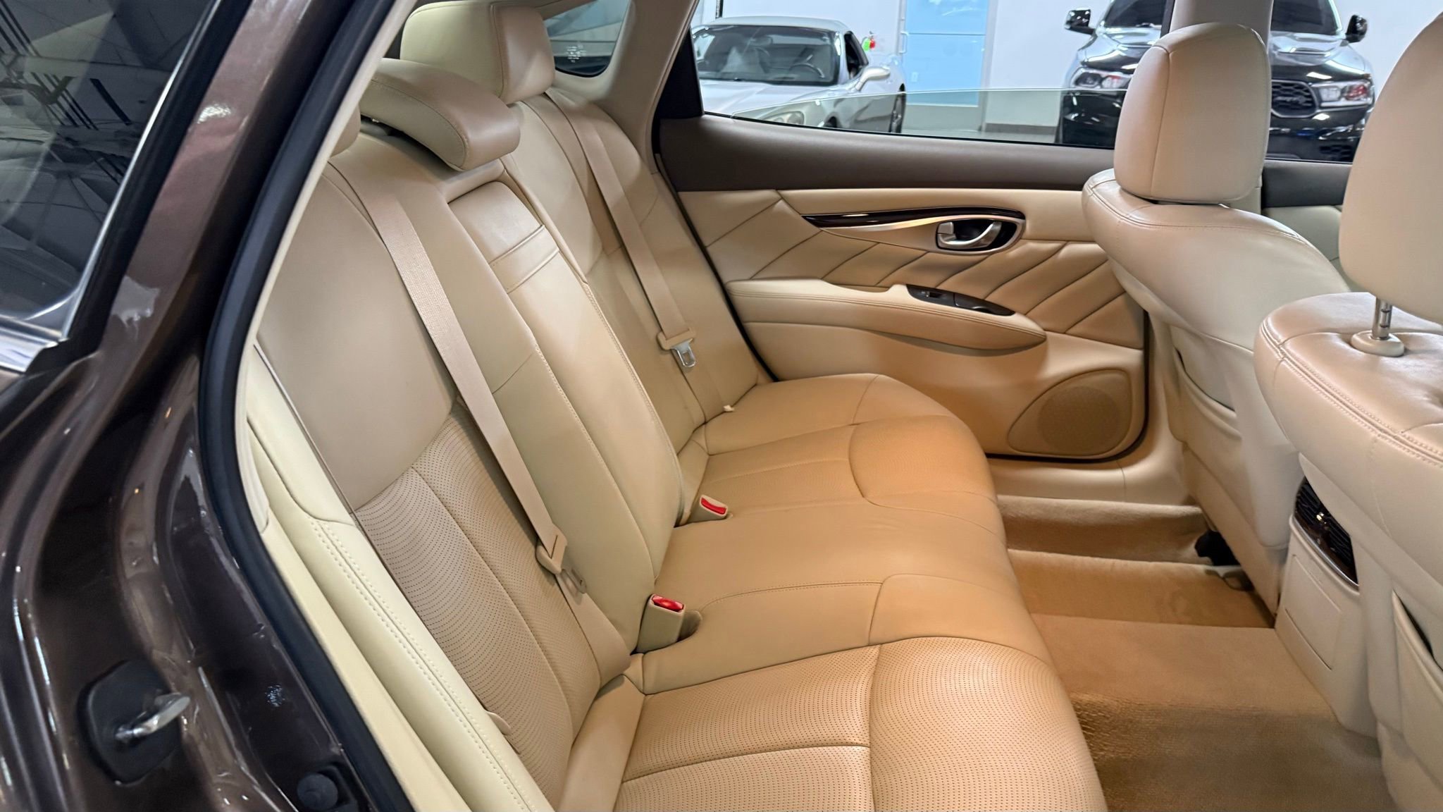 Used 2016 INFINITI Q70 L 3.7 image 23