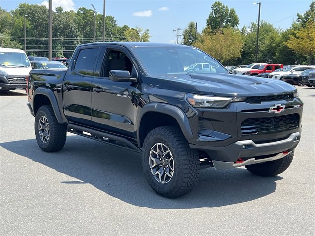 Used 2024 Chevrolet Colorado ZR2 w/ Technology Package image 15