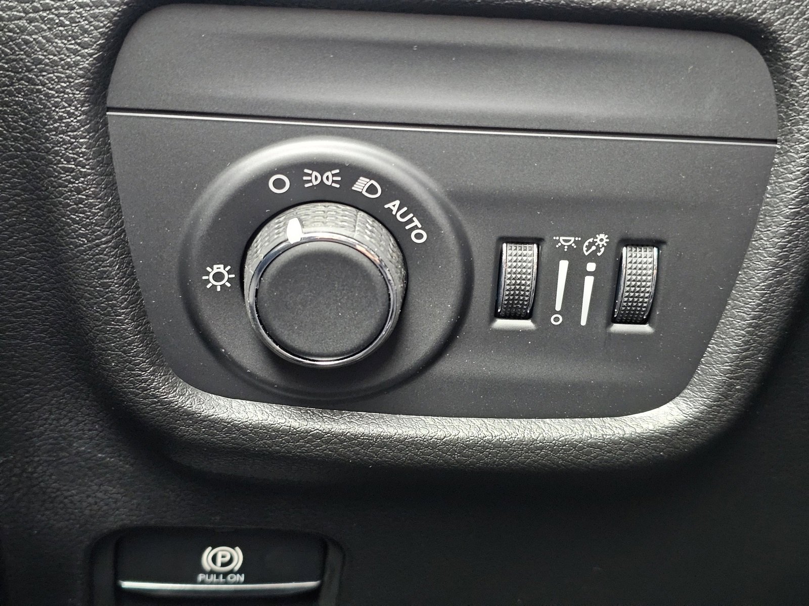 New 2025 Jeep Grand Cherokee L Laredo image 18