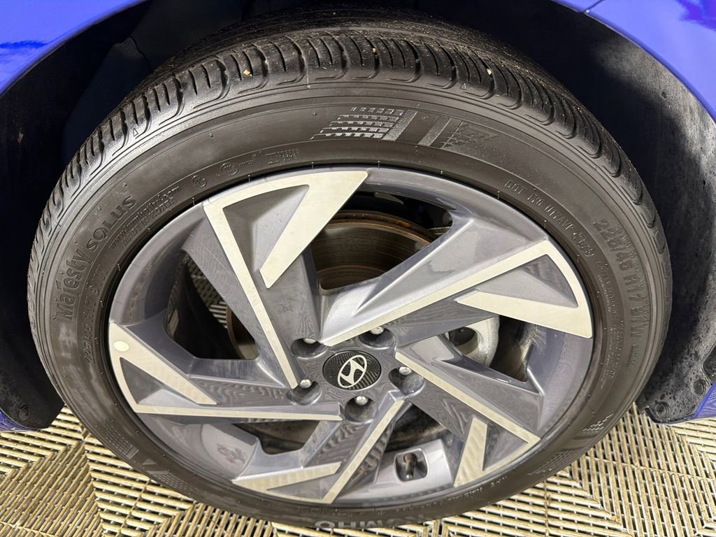 Used 2025 Hyundai Elantra Sport image 12