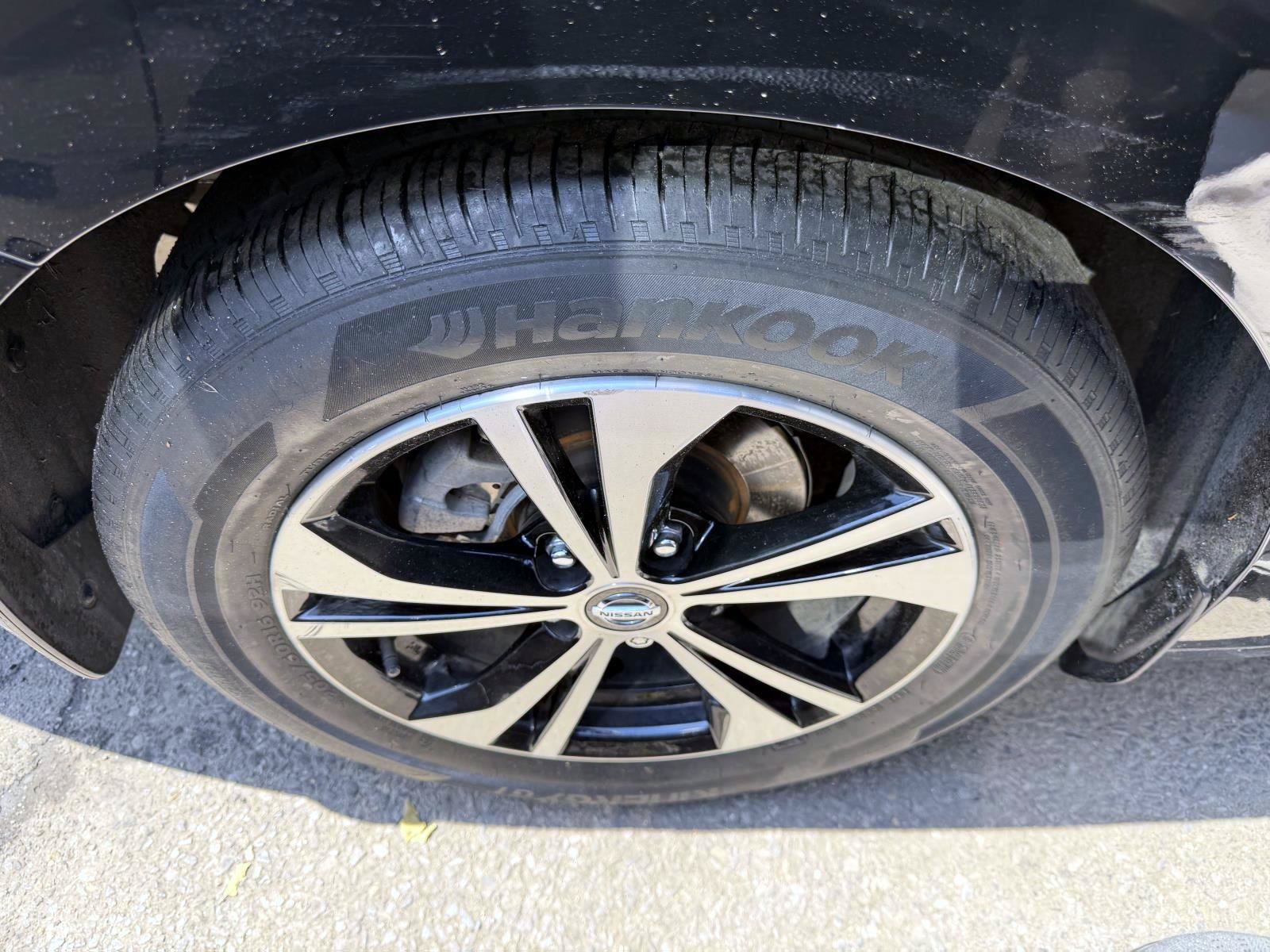 Used 2023 Nissan Sentra SV w/ All-Weather Package FWD image 7