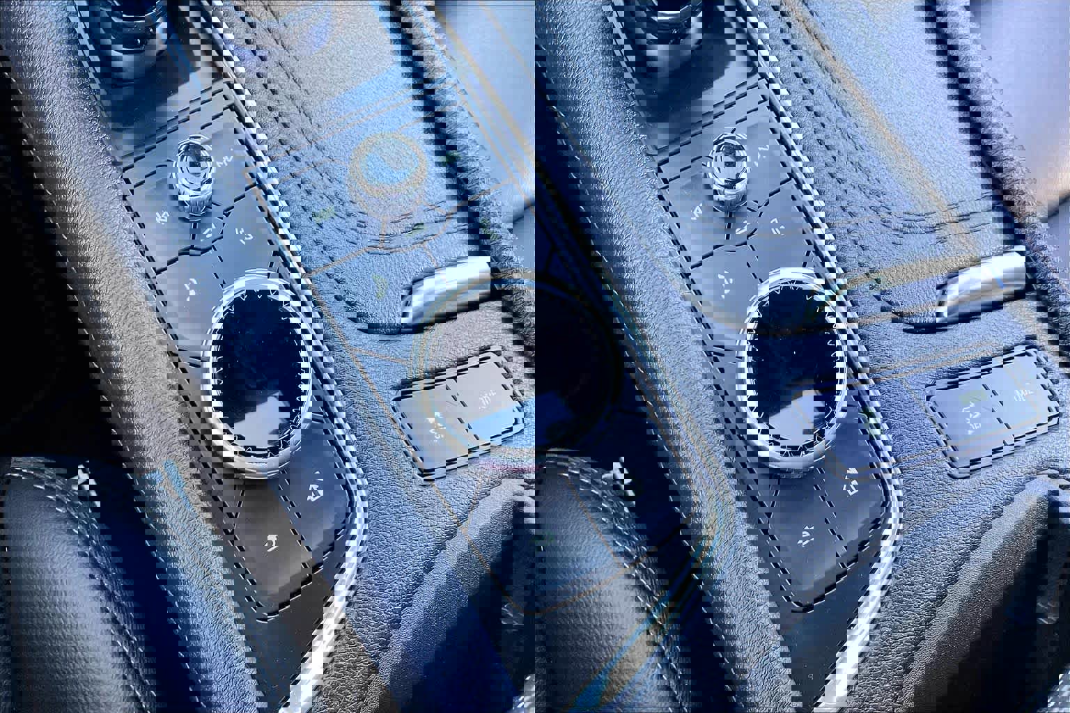 Used 2024 Cadillac XT5 Luxury image 31