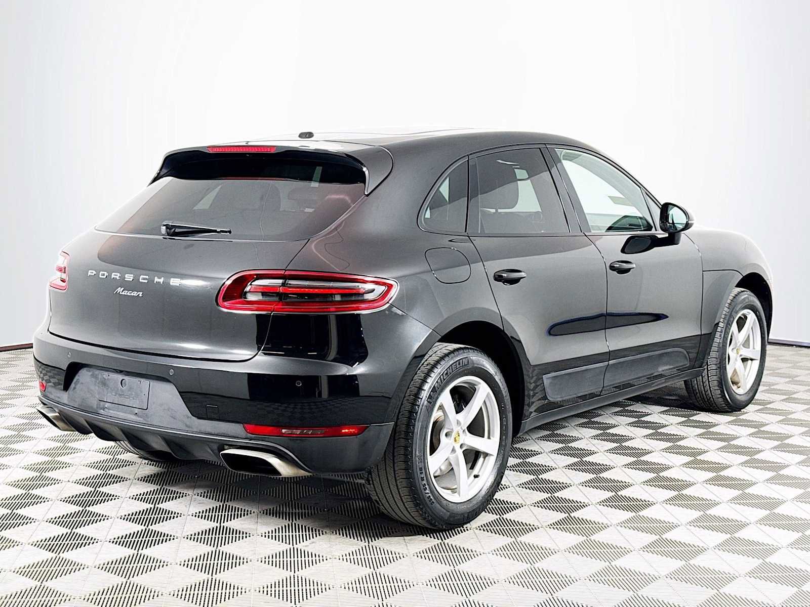 Used 2017 Porsche Macan image 5