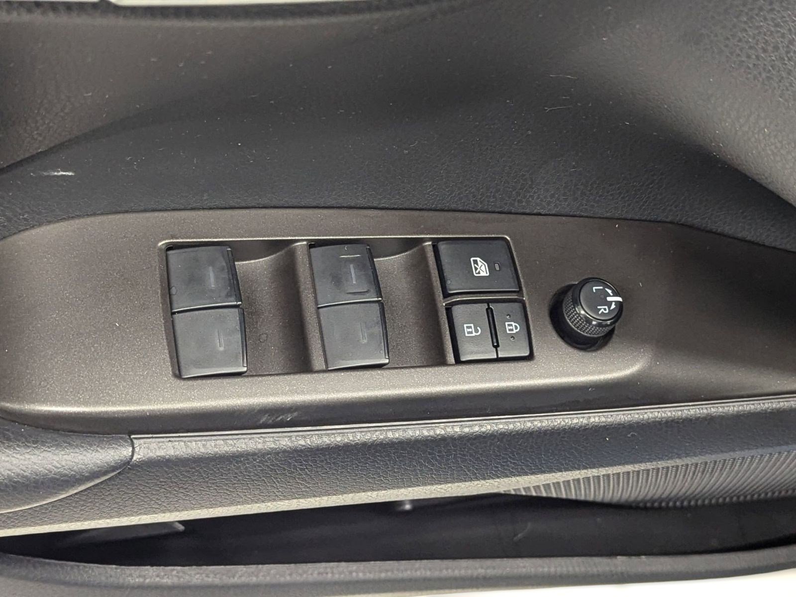 Used 2023 Toyota Camry SE image 19