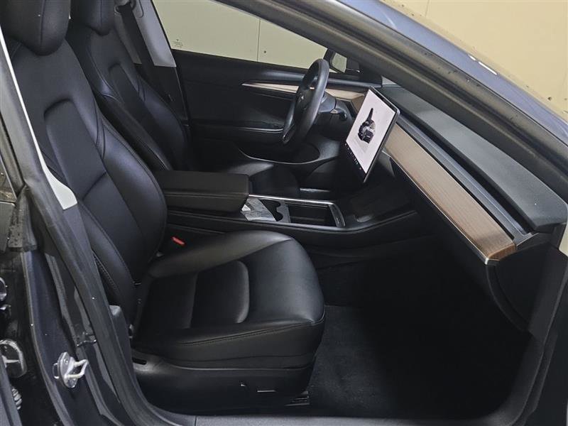 Used 2023 Tesla Model 3 Standard Range image 5