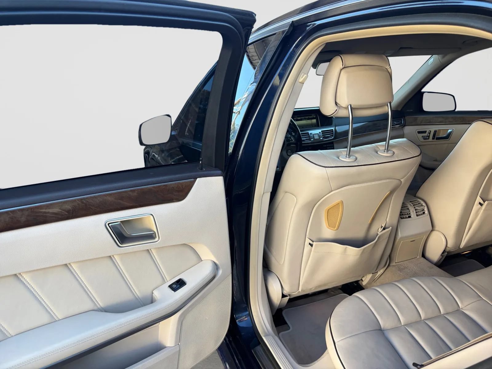 Used 2014 Mercedes-Benz E 550 4MATIC Sedan image 14