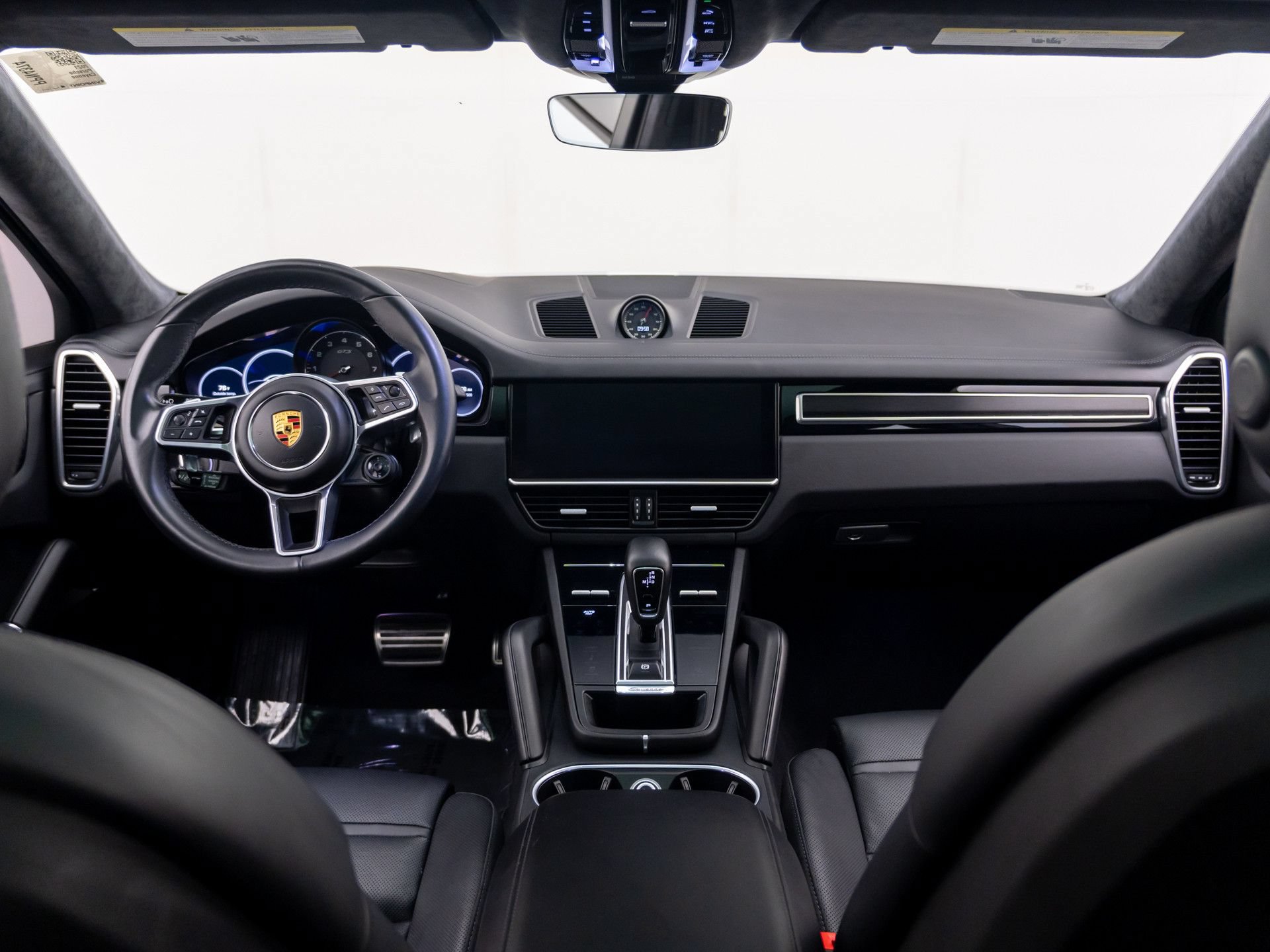 Certified 2021 Porsche Cayenne GTS w/ Premium Package Plus AWD/4WD image 17