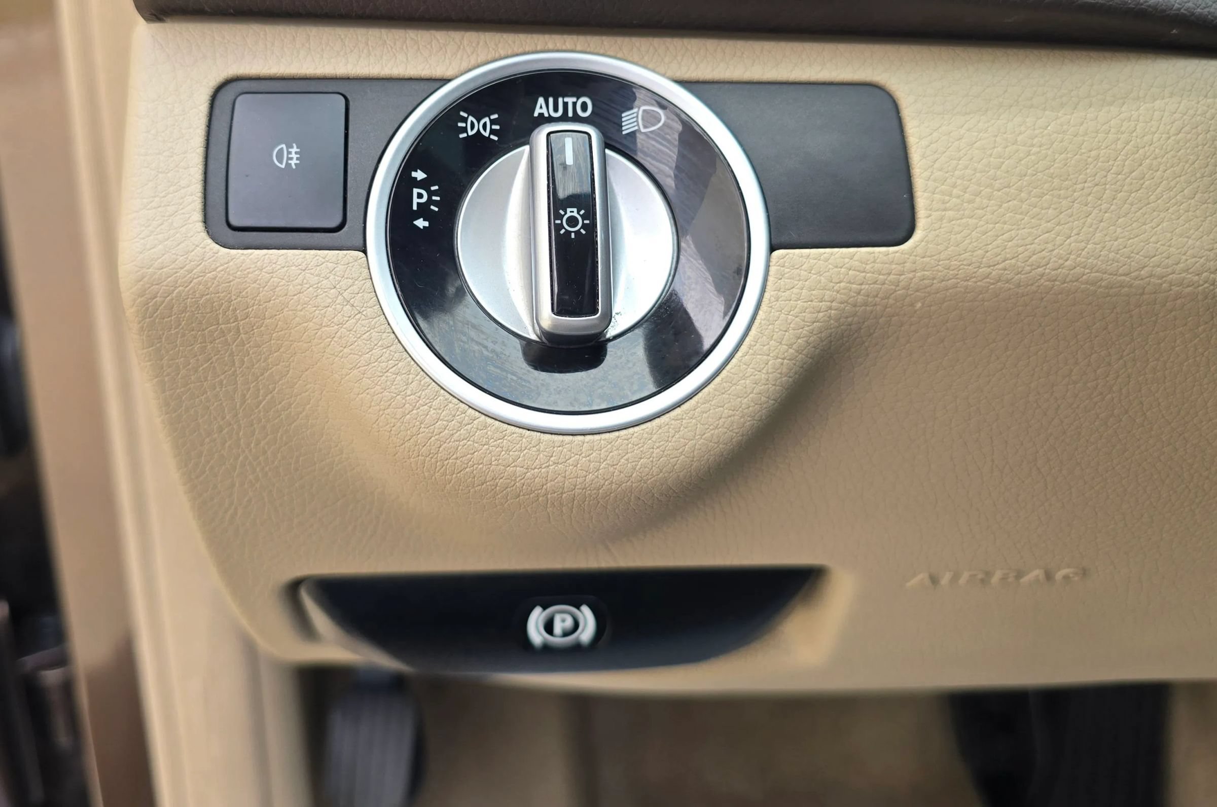 Used 2013 Mercedes-Benz C 250 Sedan image 30