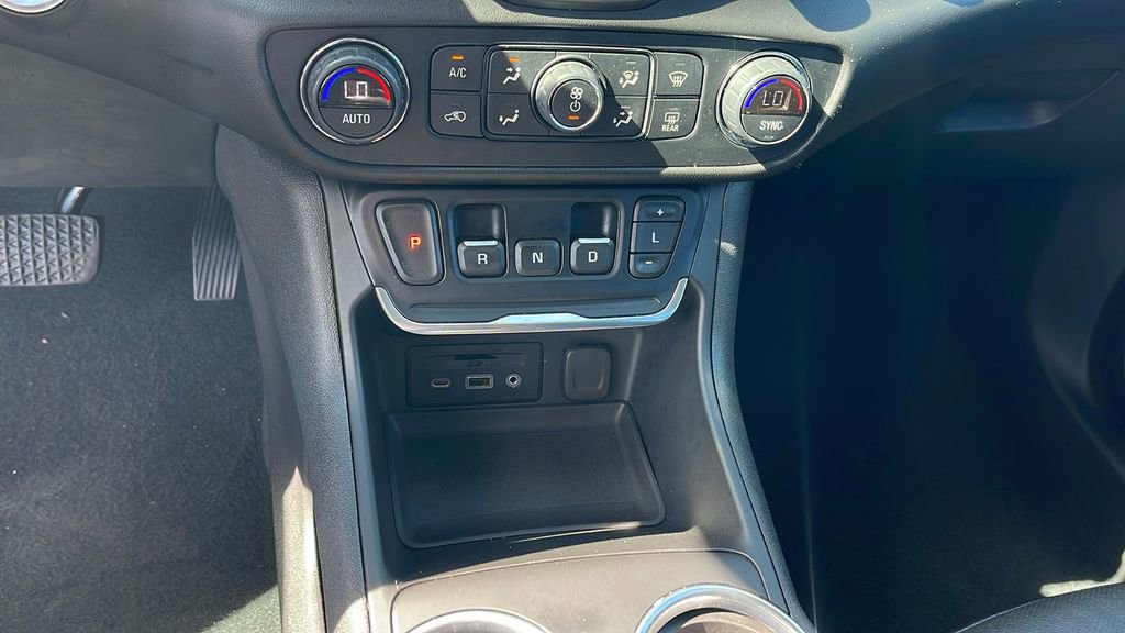 Used 2021 GMC Terrain SLT w/ Elevation Edition image 19