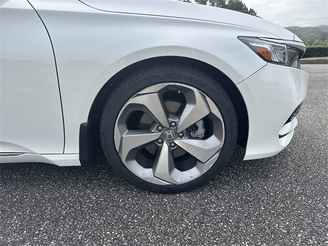 Used 2020 Honda Accord Touring image 14