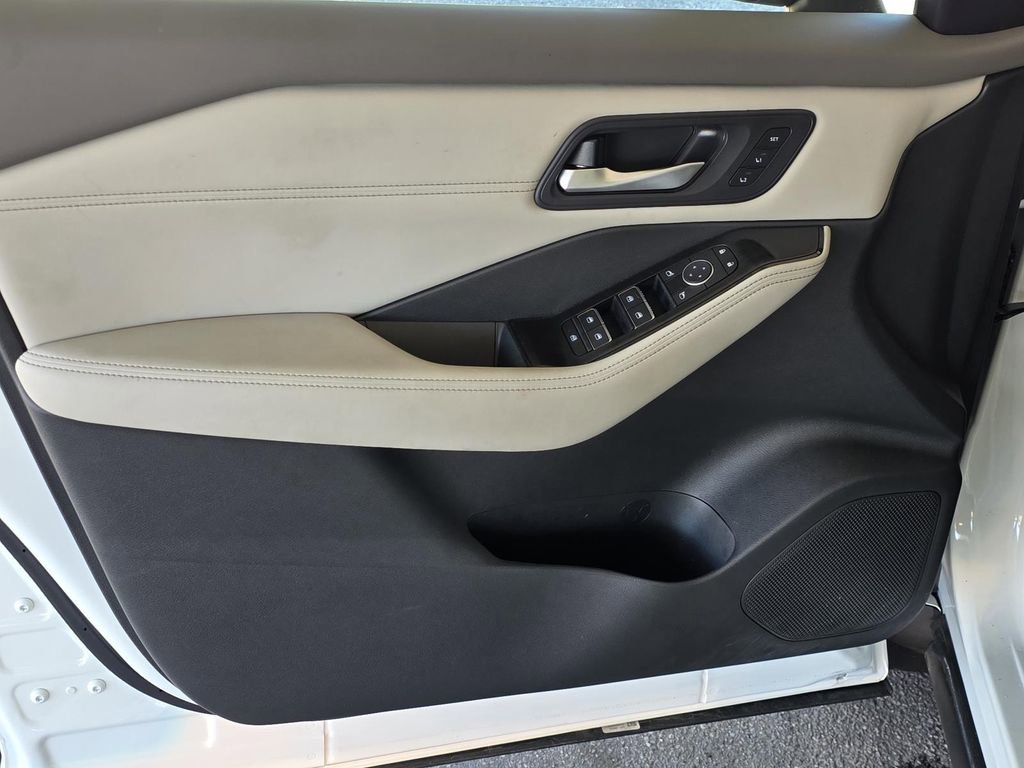 Used 2023 Nissan Rogue SL w/ SL Premium Package FWD image 40