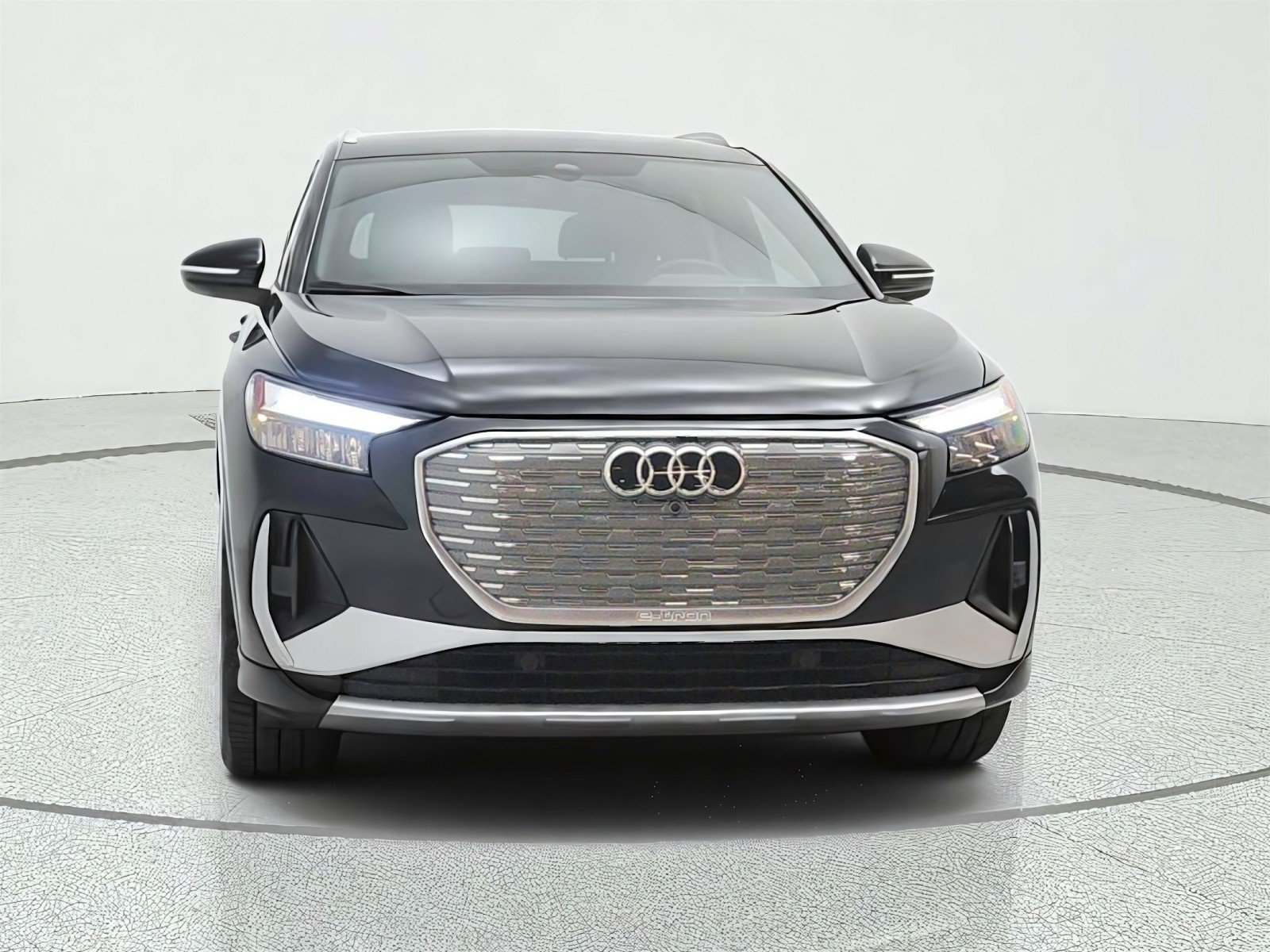 Used 2023 Audi Q4 e-tron Premium w/ Convenience Package AWD/4WD image 2