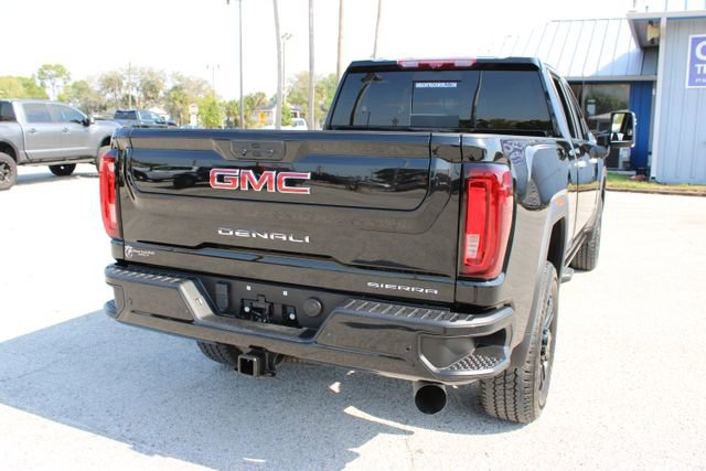Used 2022 GMC Sierra 2500 Denali w/ Denali Black Diamond Edition AWD/4WD image 13