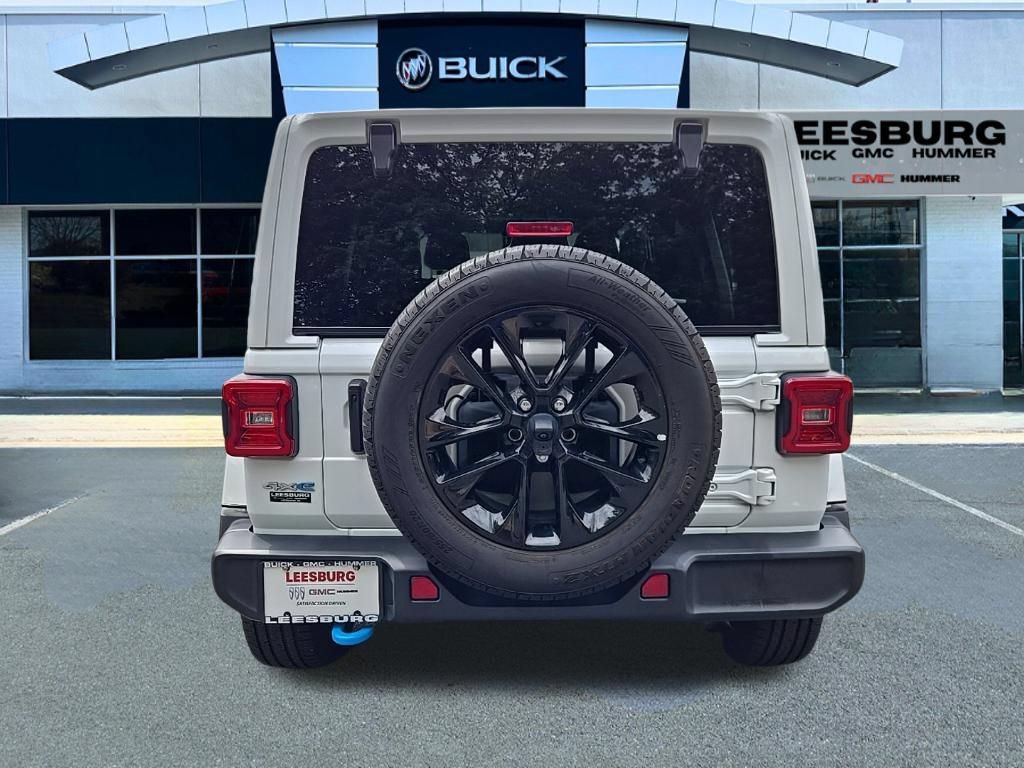 Used 2024 Jeep Wrangler Unlimited Sahara AWD/4WD image 6