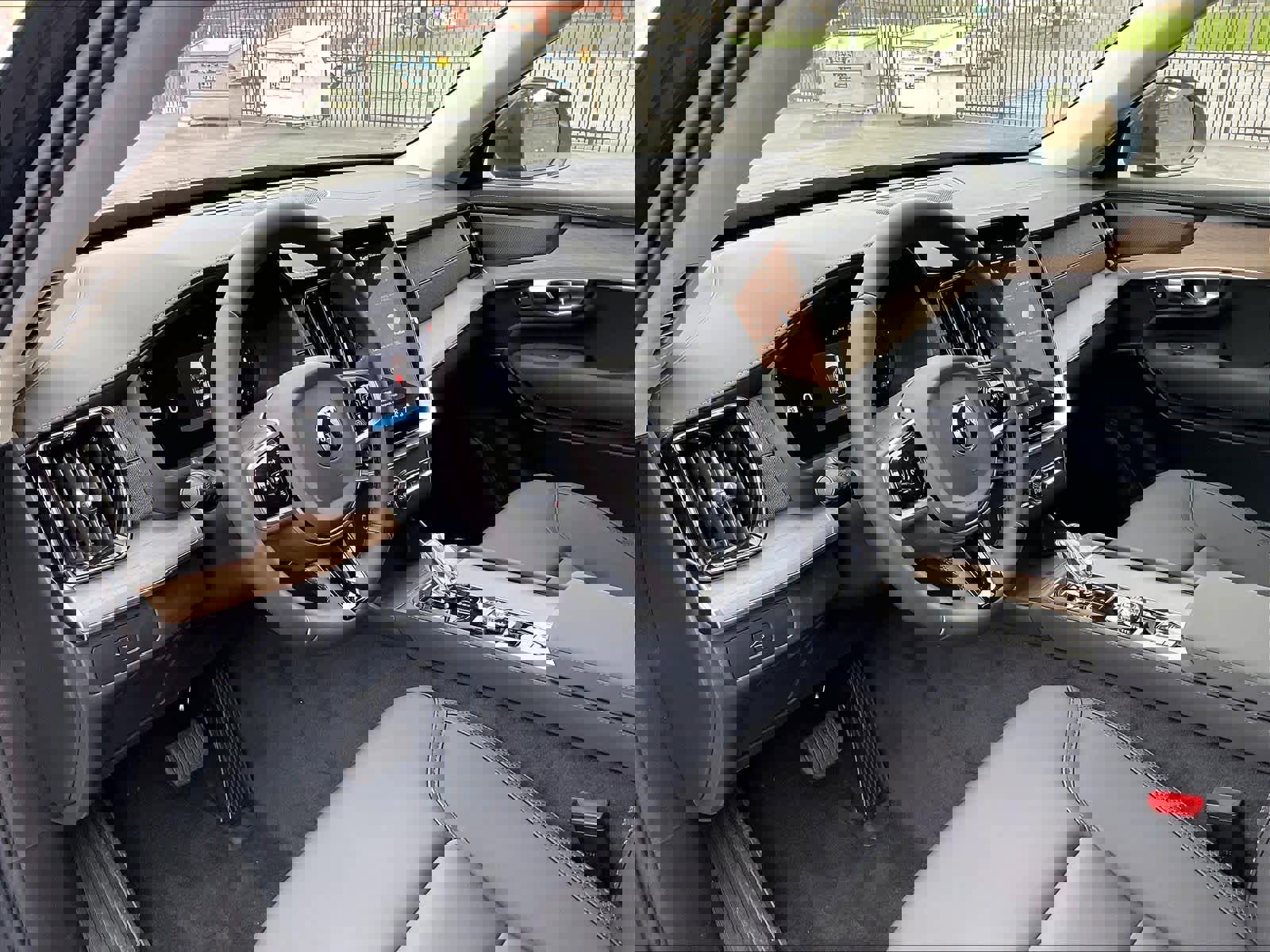 New 2026 Volvo XC90 B5 Plus w/ Protection Package image 8