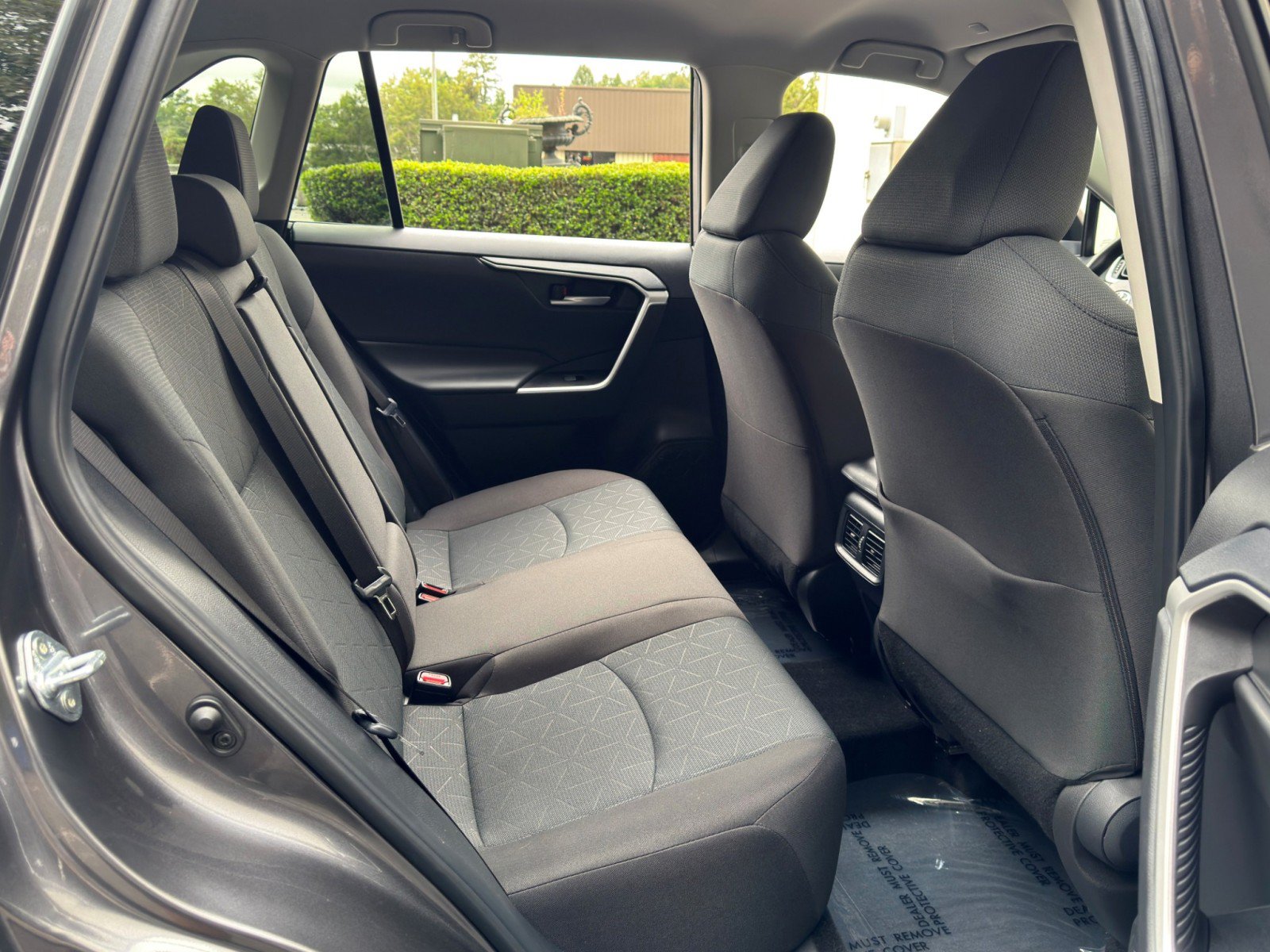 Used 2024 Toyota RAV4 XLE FWD image 33