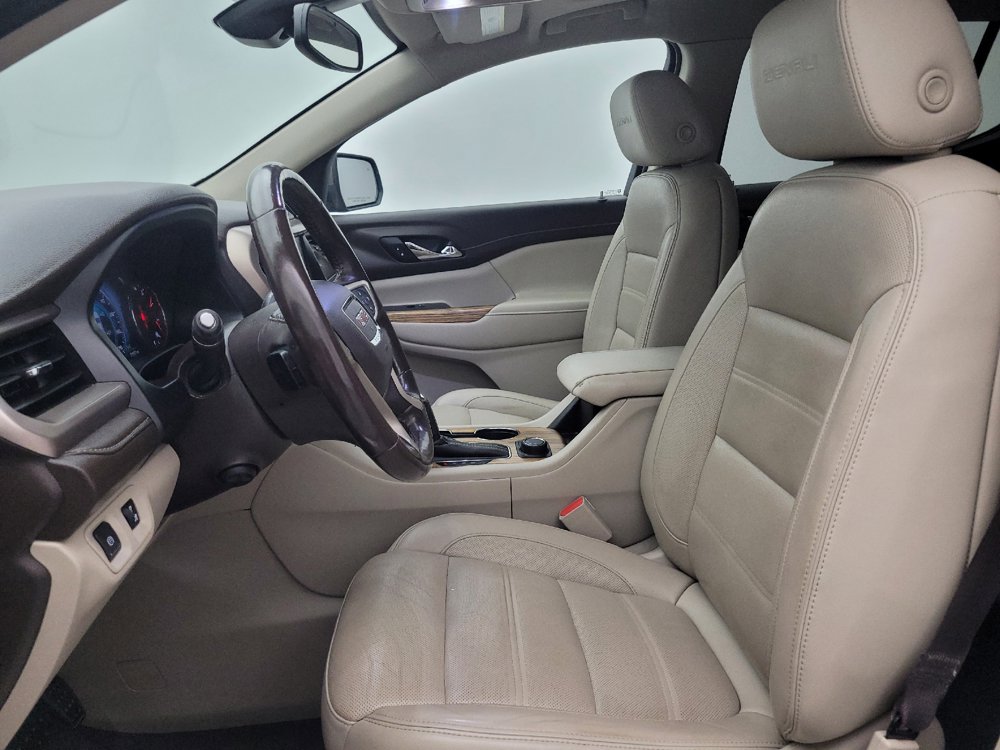 Used 2019 GMC Acadia Denali w/ Technology Package FWD image 17