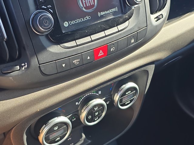 Used 2015 FIAT 500L Trekking image 28