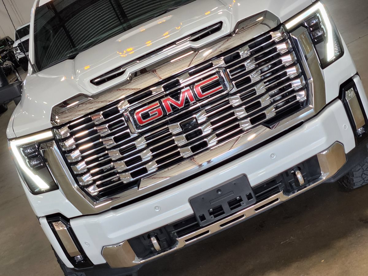 Used 2024 GMC Sierra 2500 Denali w/ Denali Reserve Package AWD/4WD image 19