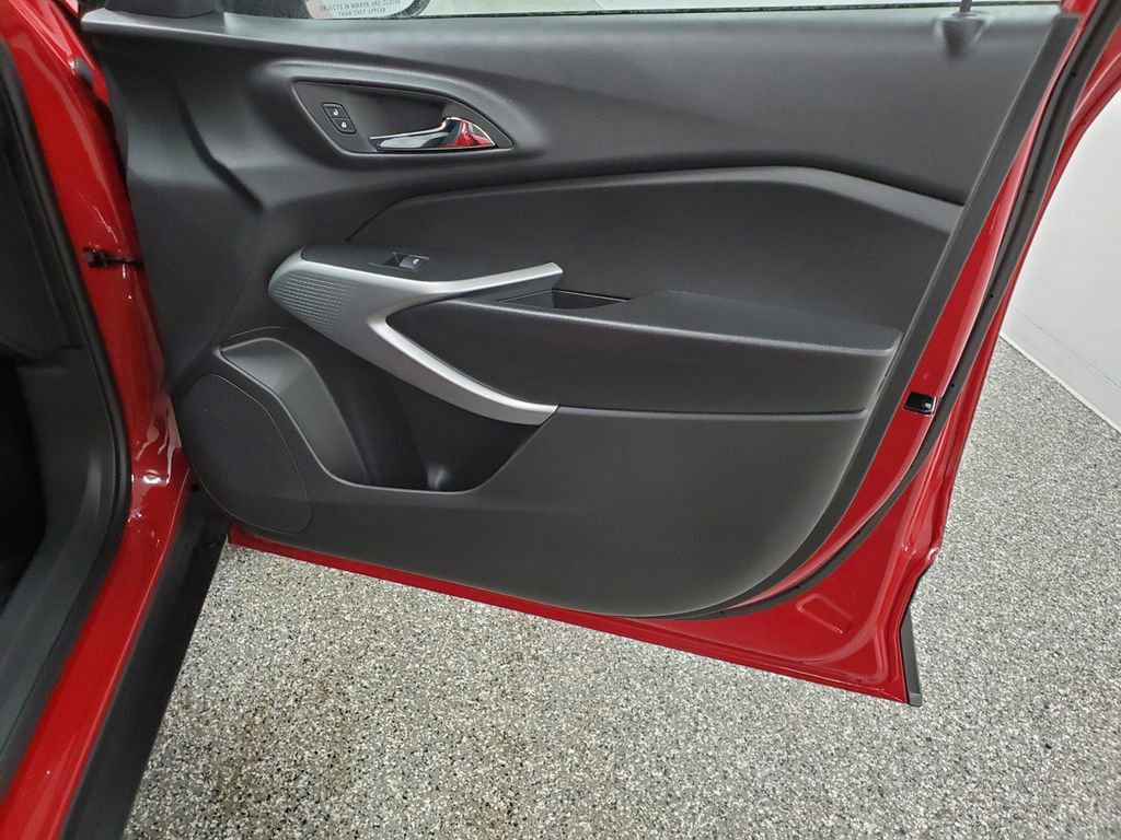 New 2026 Chevrolet Trax RS w/ Sunroof Package image 20