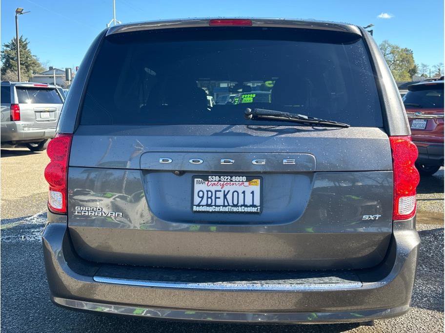 Used 2020 Dodge Grand Caravan SXT image 6