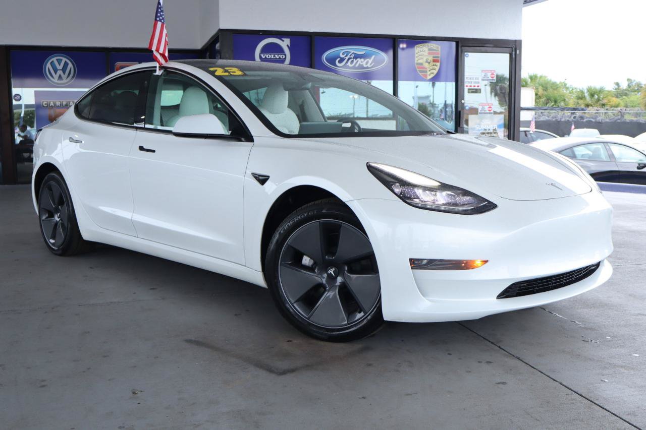 Used 2023 Tesla Model 3 Standard Range RWD image 3