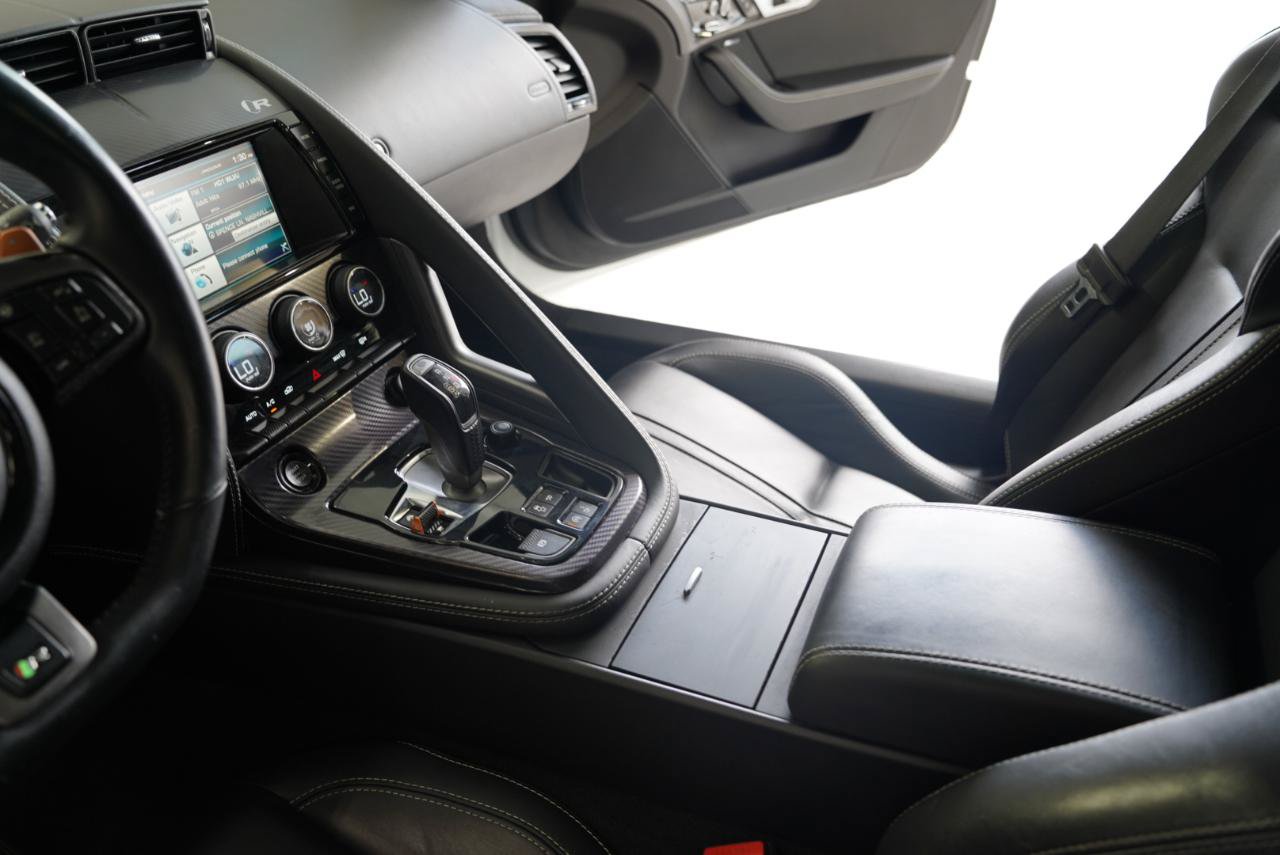Used 2015 Jaguar F-TYPE R RWD image 17