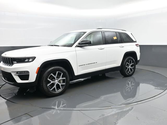 Used 2023 Jeep Grand Cherokee Limited image 2