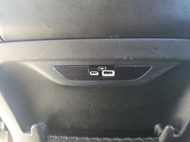 Used 2023 Chrysler Pacifica Touring-L image 19