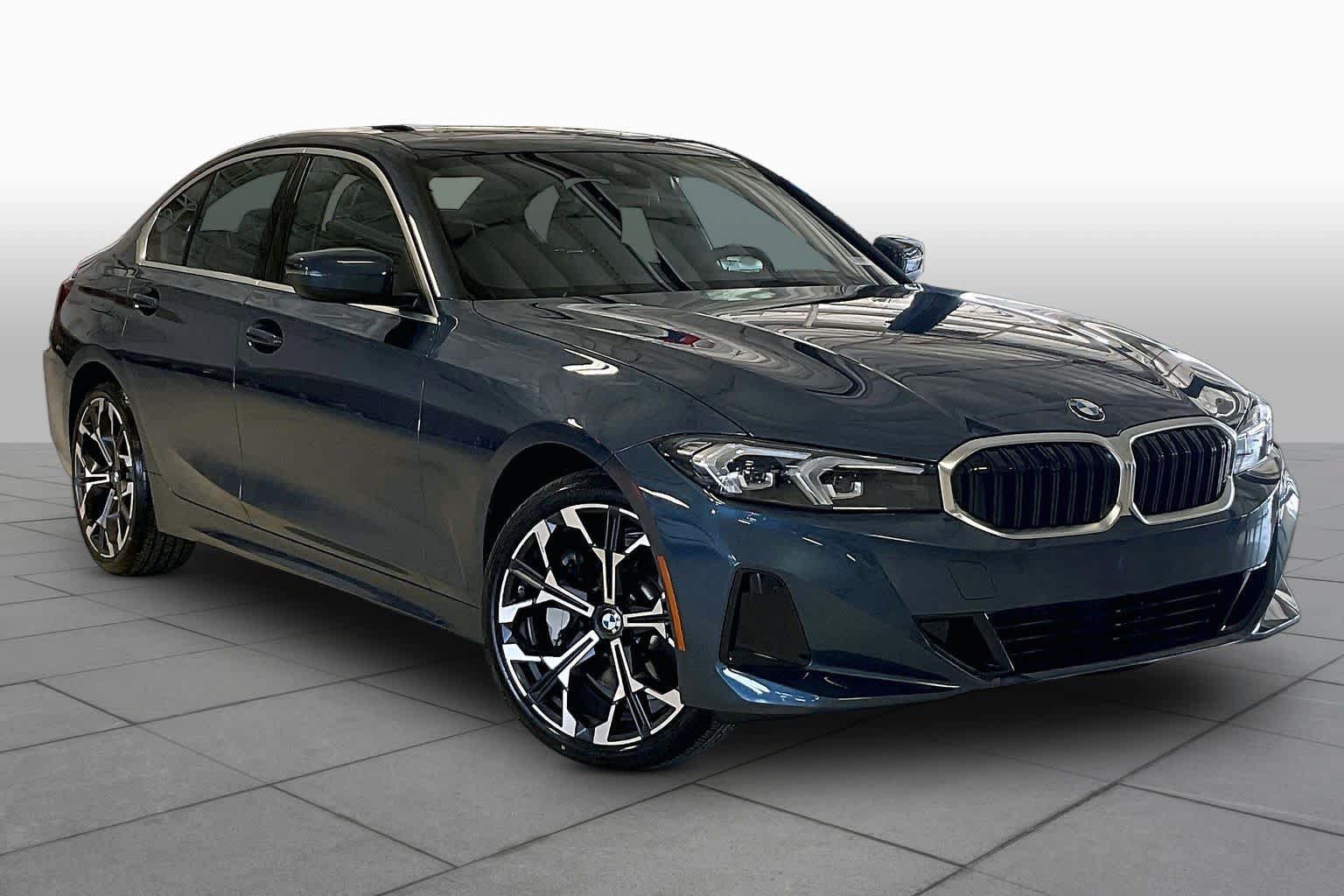 Used 2026 BMW 330i Sedan w/ Premium Package RWD image 2